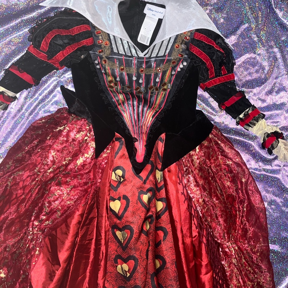 RARE Disney Alice In Wonderland Red Queen costume - Picture 3 of 7